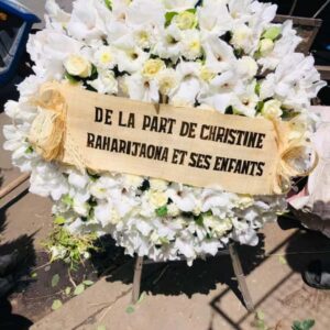 Couronnes mortuaire anthurium Couronne mortuaire de fleurs anthurium en rond